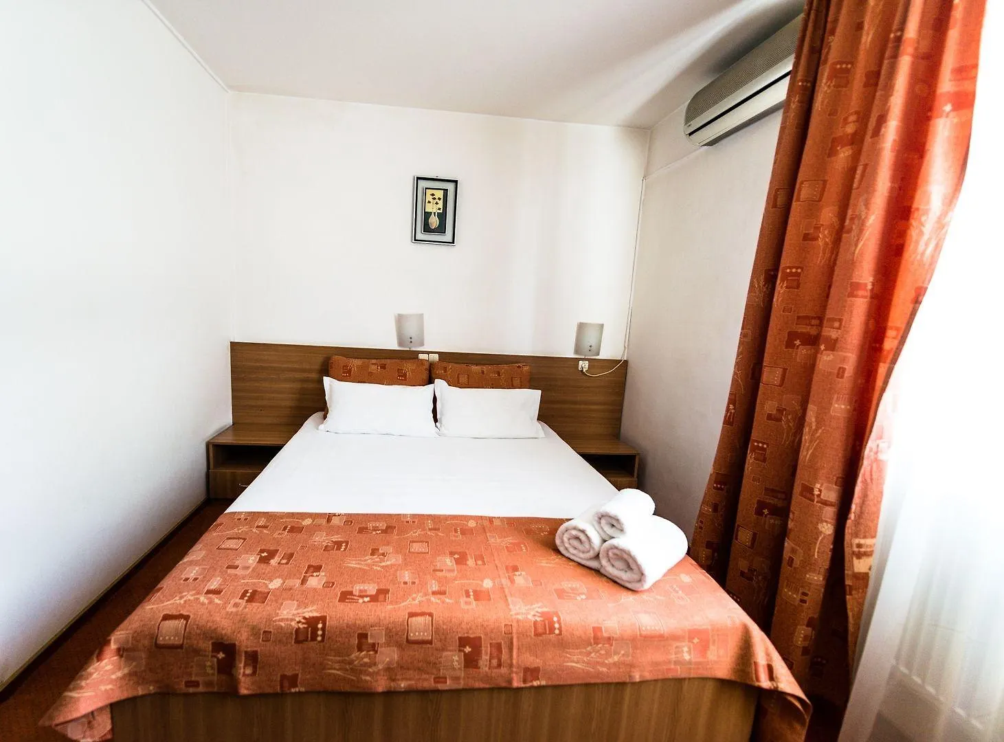 Hotel Est Бухарест
