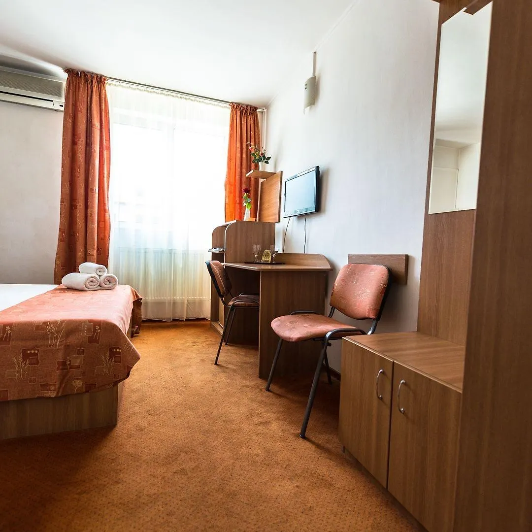 Hotel Est Бухарест
