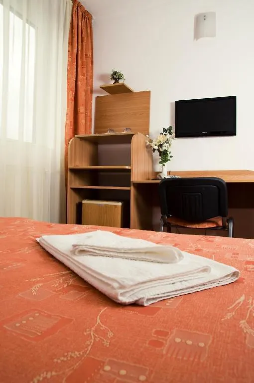Hotel Est Бухарест