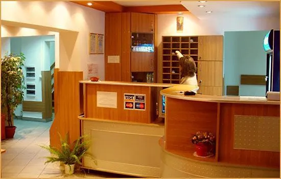 בוקרשט Hotel Est