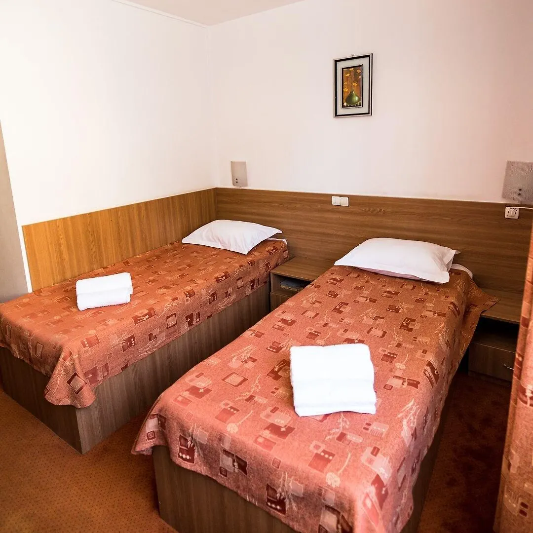 Hotel Est بوخارست