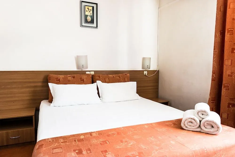Hotel Est بوخارست