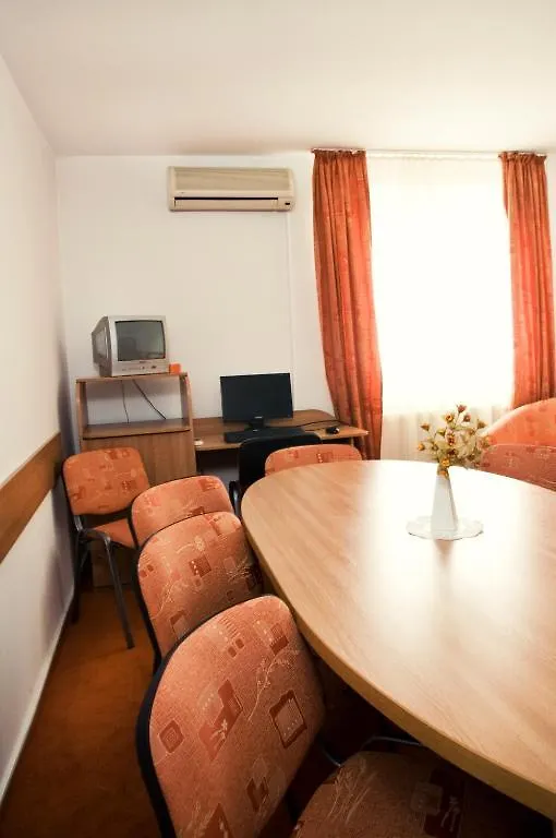 Hotel Est بوخارست