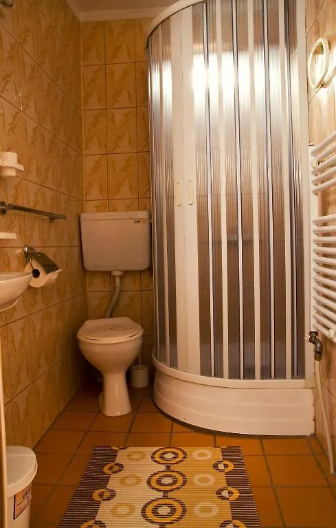 Hotel Est بوخارست